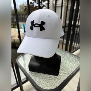 Under Armour Classic White Cap, Black Logo, Men Size L/XL